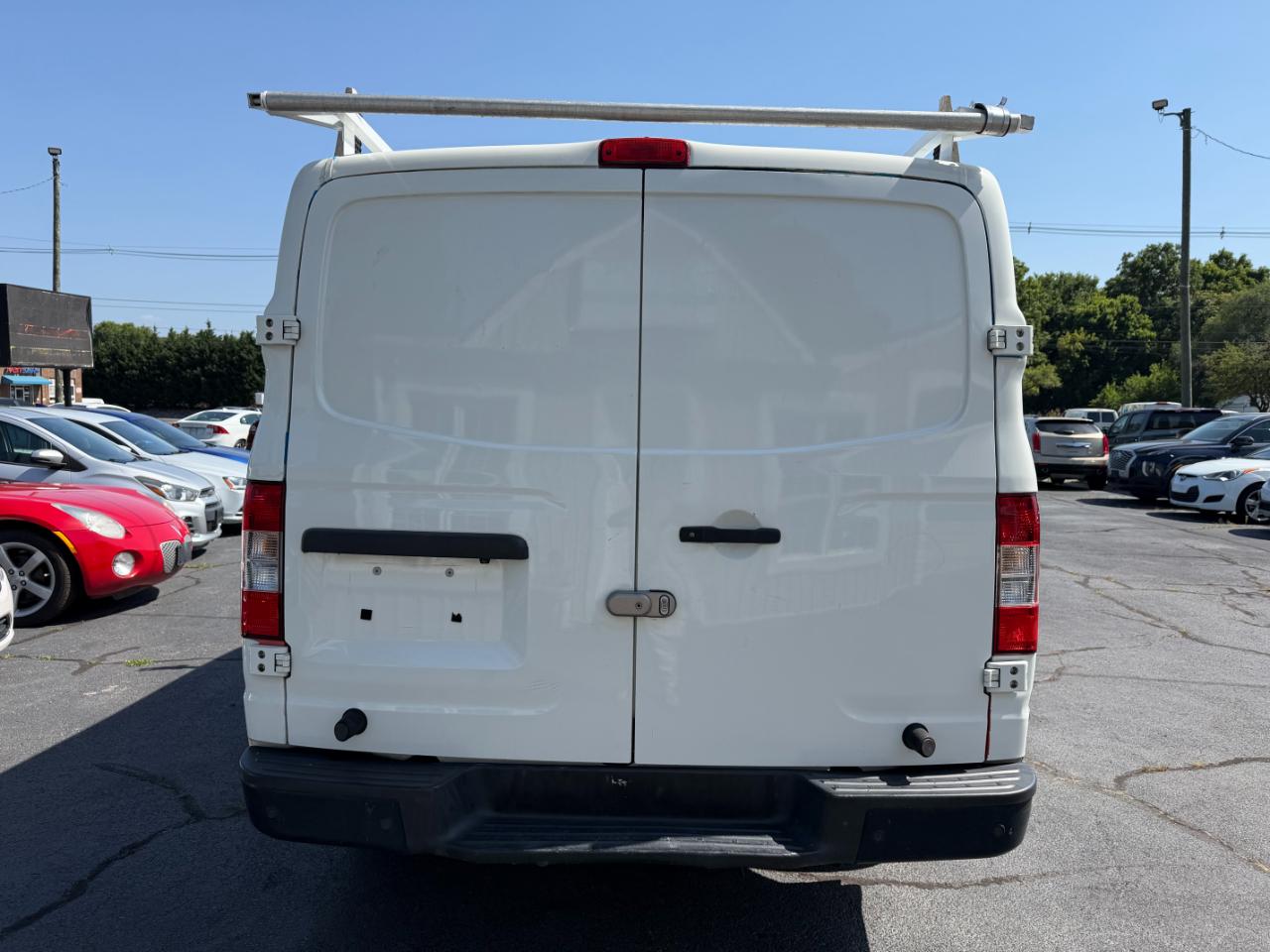 Nissan NV Cargo NV2500 HD Standard Roof V6 SV 2016
