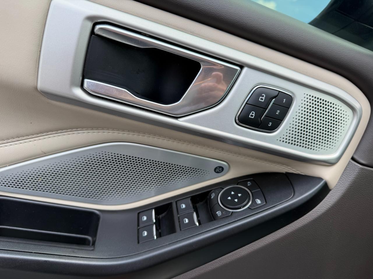Ford Explorer Platinum AWD 2020