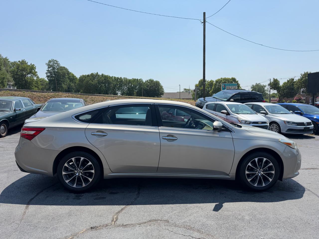 Toyota Avalon XLE 2016