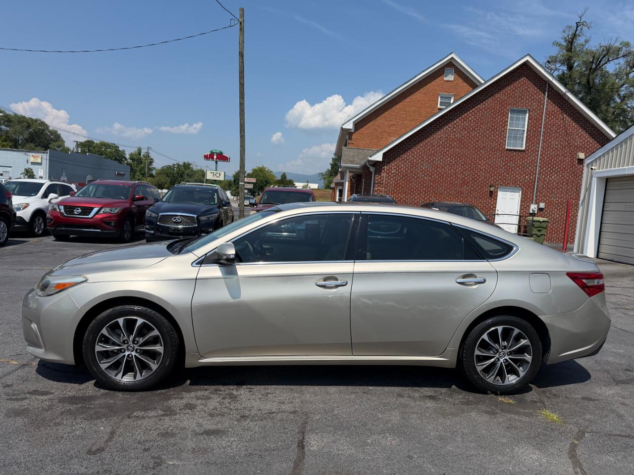 Toyota Avalon XLE 2016
