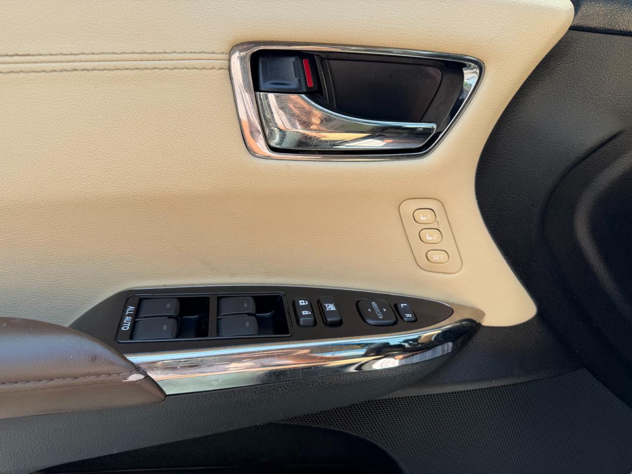 Toyota Avalon XLE 2016