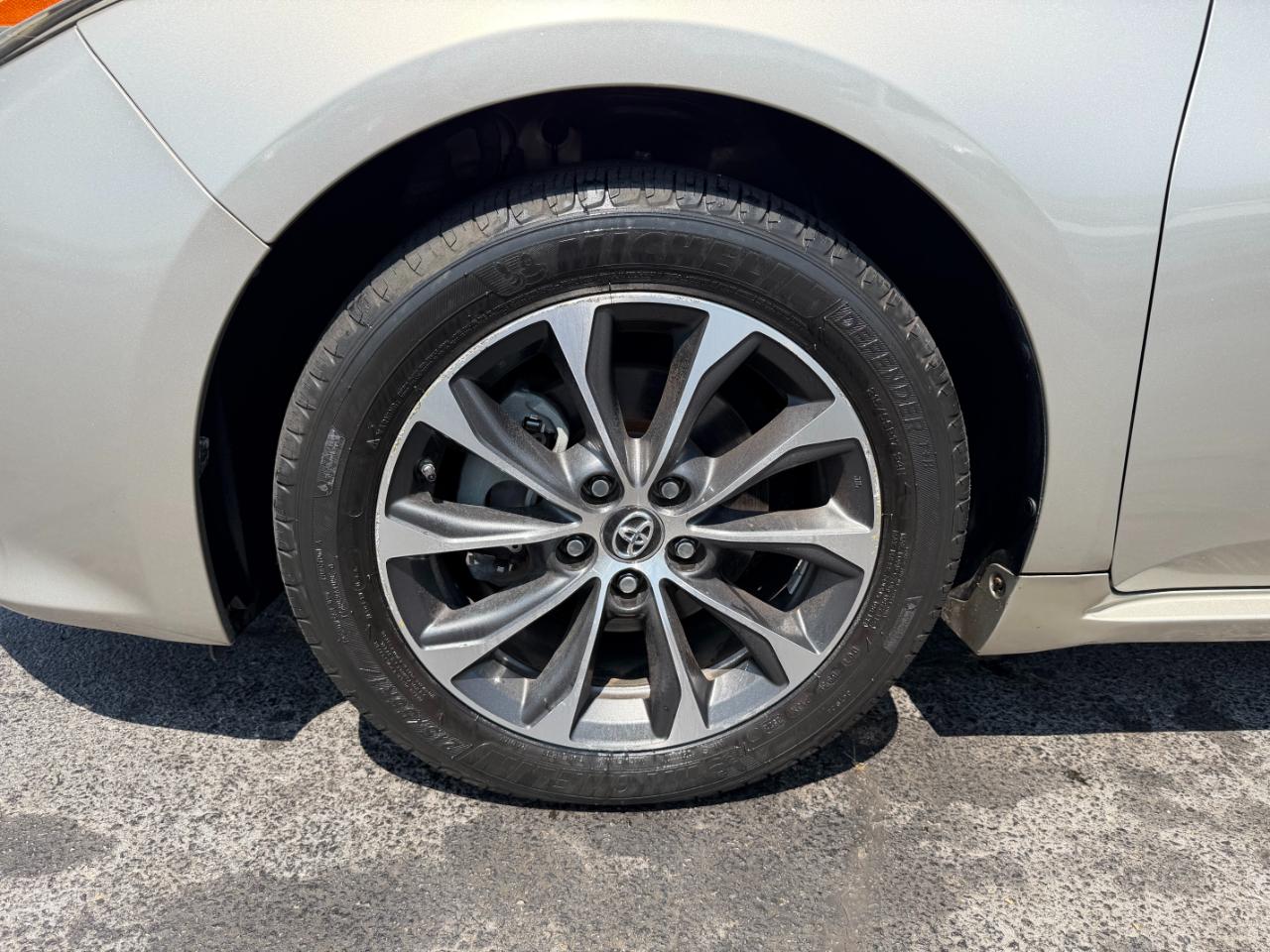 Toyota Avalon XLE 2016