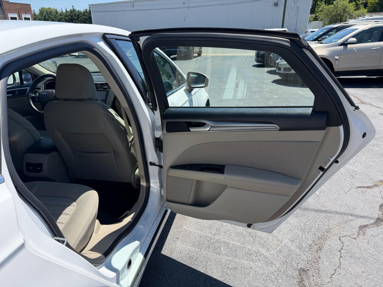 Ford Fusion SE 2020