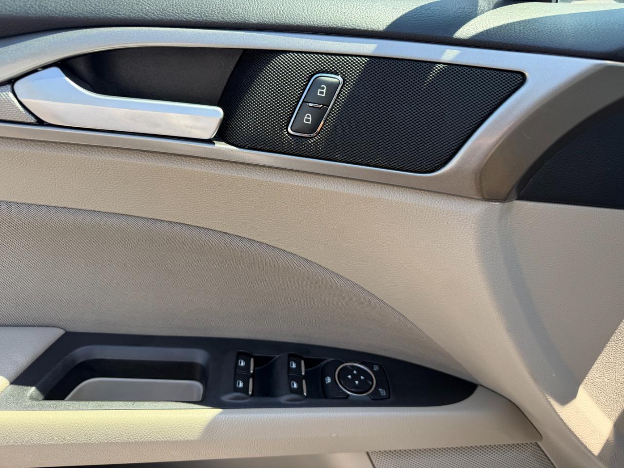 Ford Fusion SE 2020