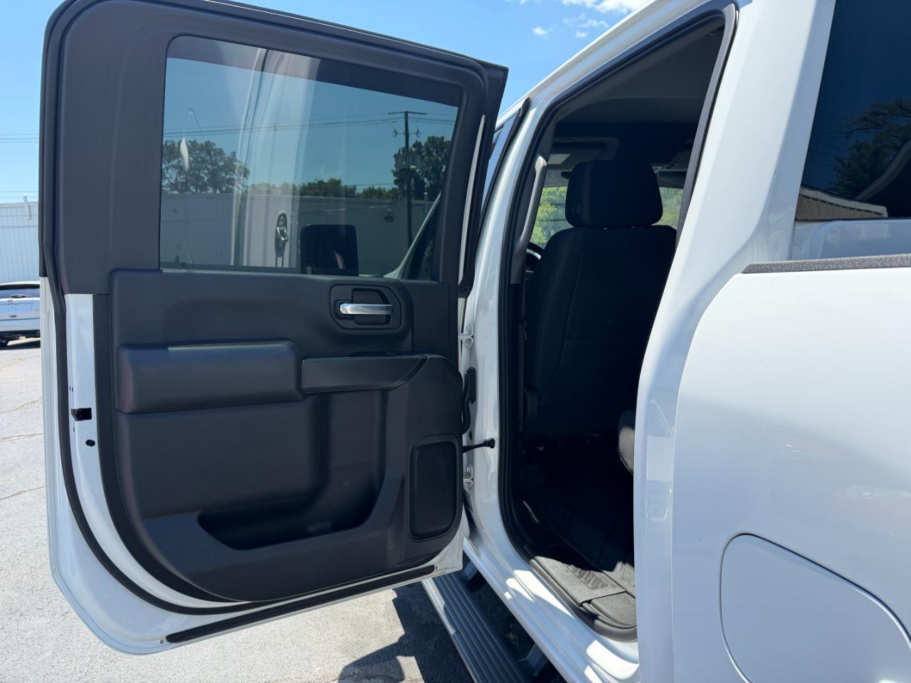 Chevrolet Silverado 2500HD Custom Crew Cab Short Box 4WD 2023