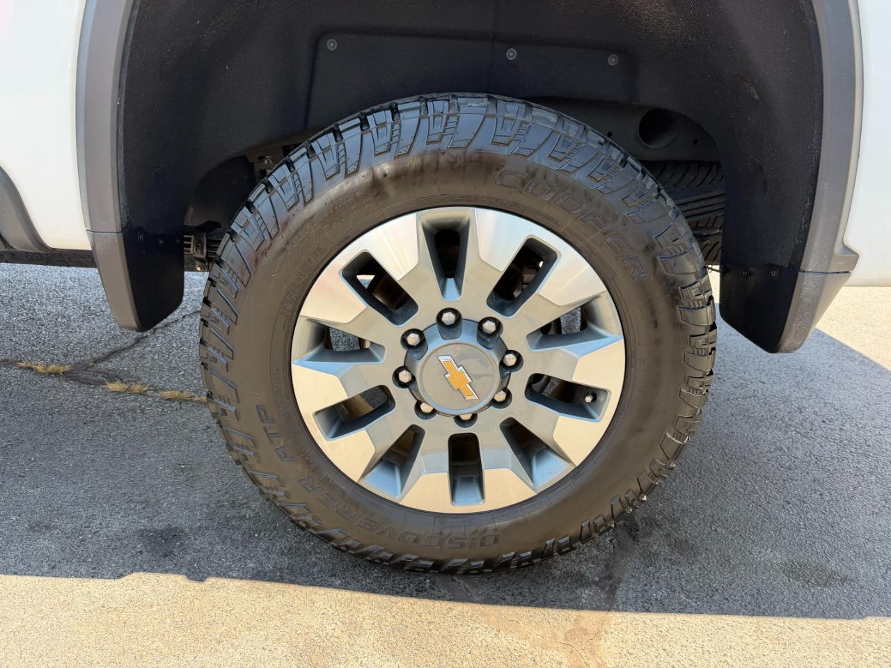 Chevrolet Silverado 2500HD Custom Crew Cab Short Box 4WD 2023