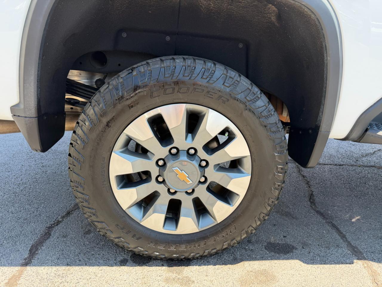 Chevrolet Silverado 2500HD Custom Crew Cab Short Box 4WD 2023