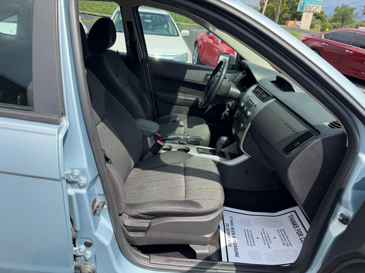 Ford Focus SE Sedan 2009