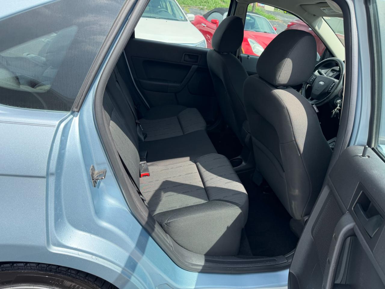Ford Focus SE Sedan 2009