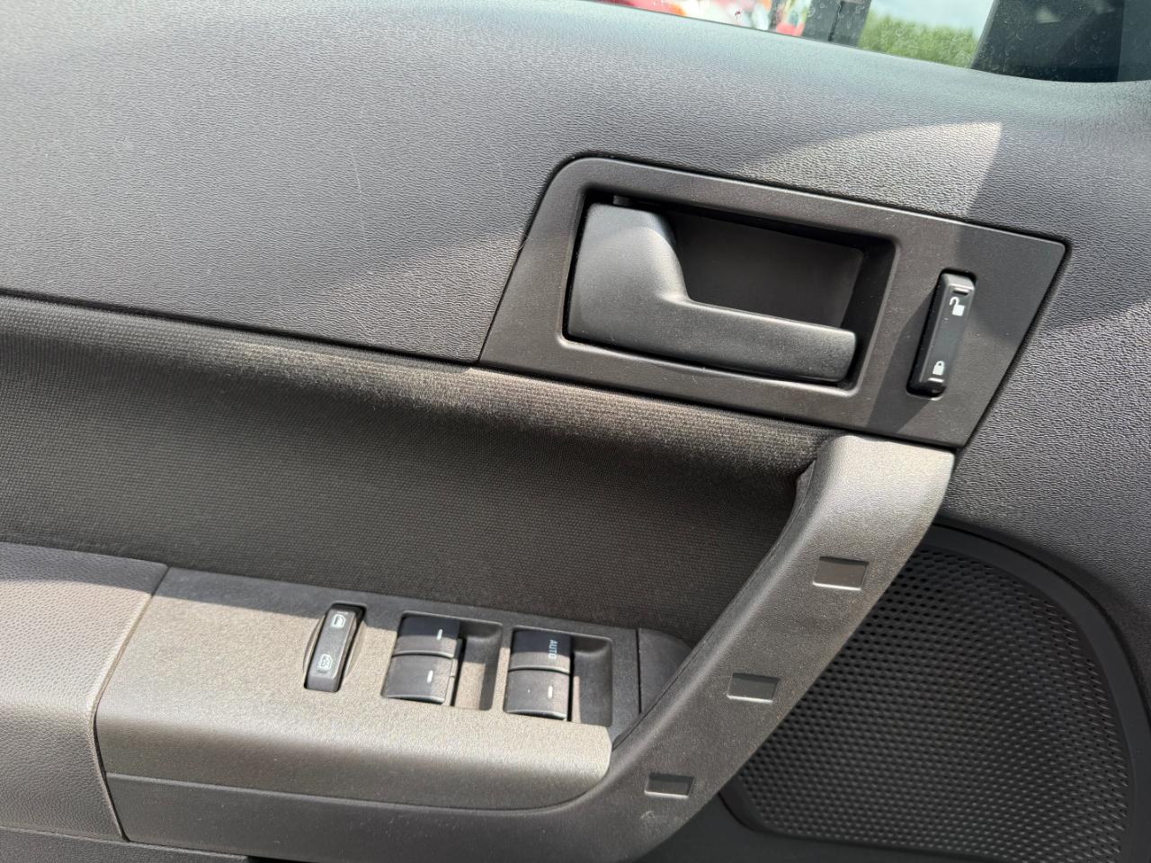 Ford Focus SE Sedan 2009