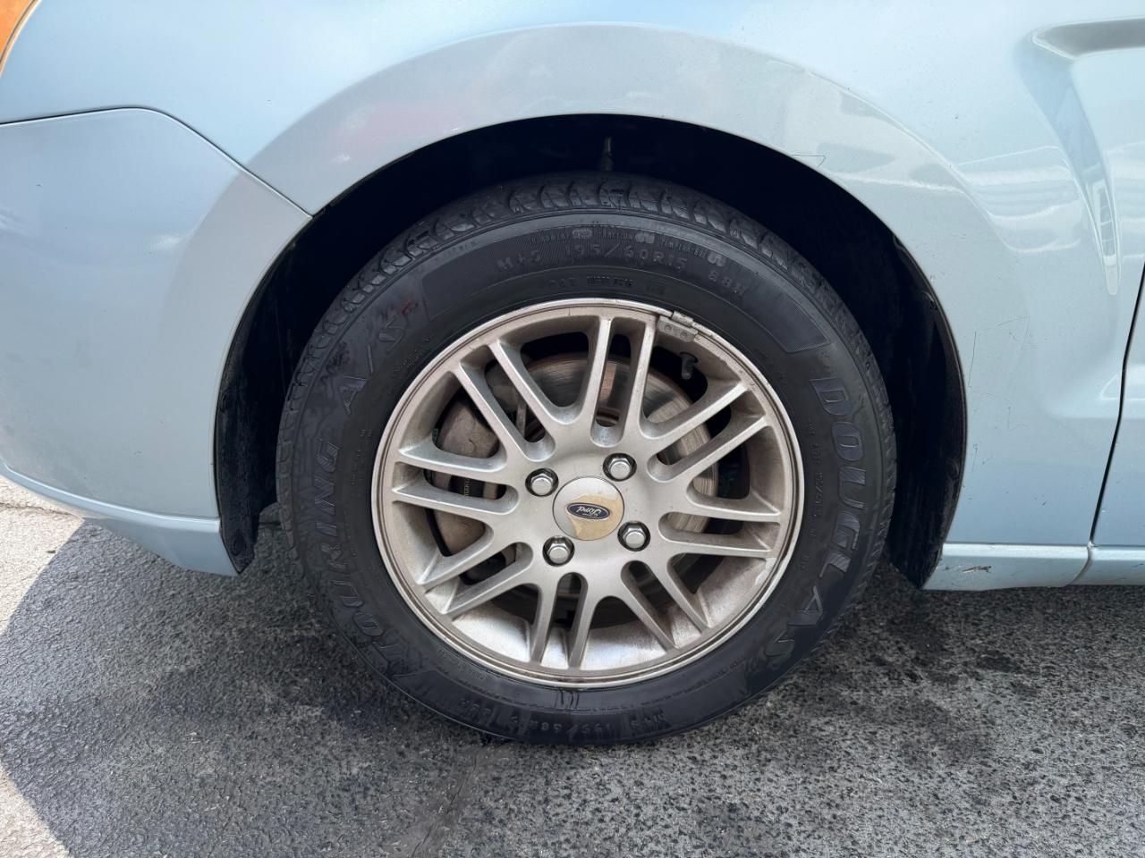 Ford Focus SE Sedan 2009