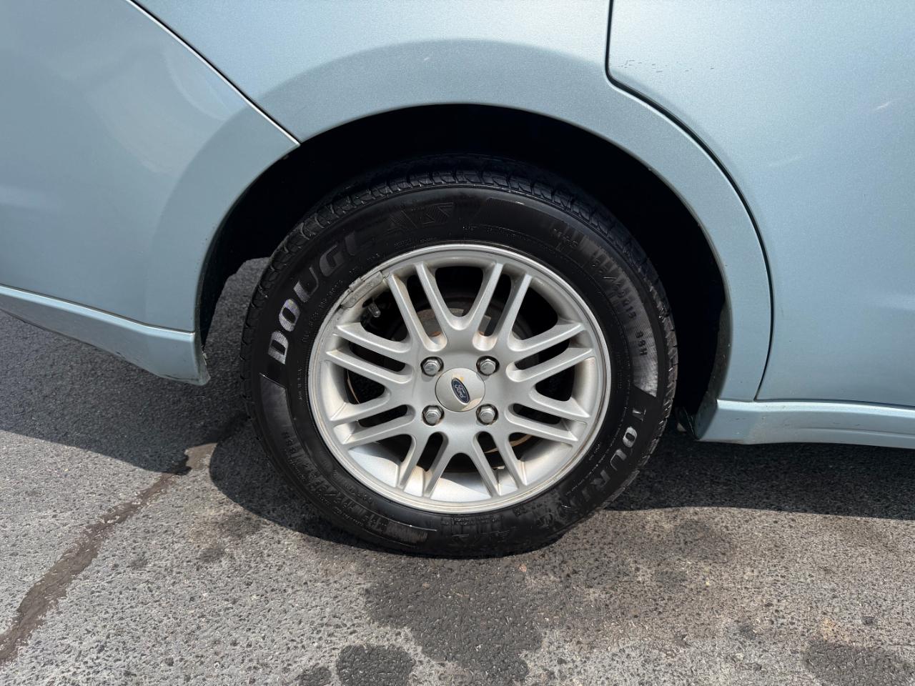 Ford Focus SE Sedan 2009