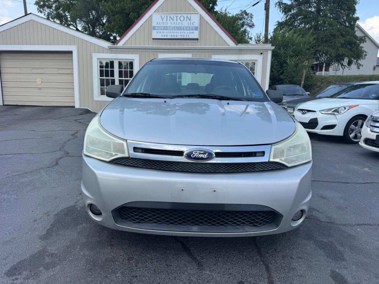 Ford Focus SE Sedan 2010