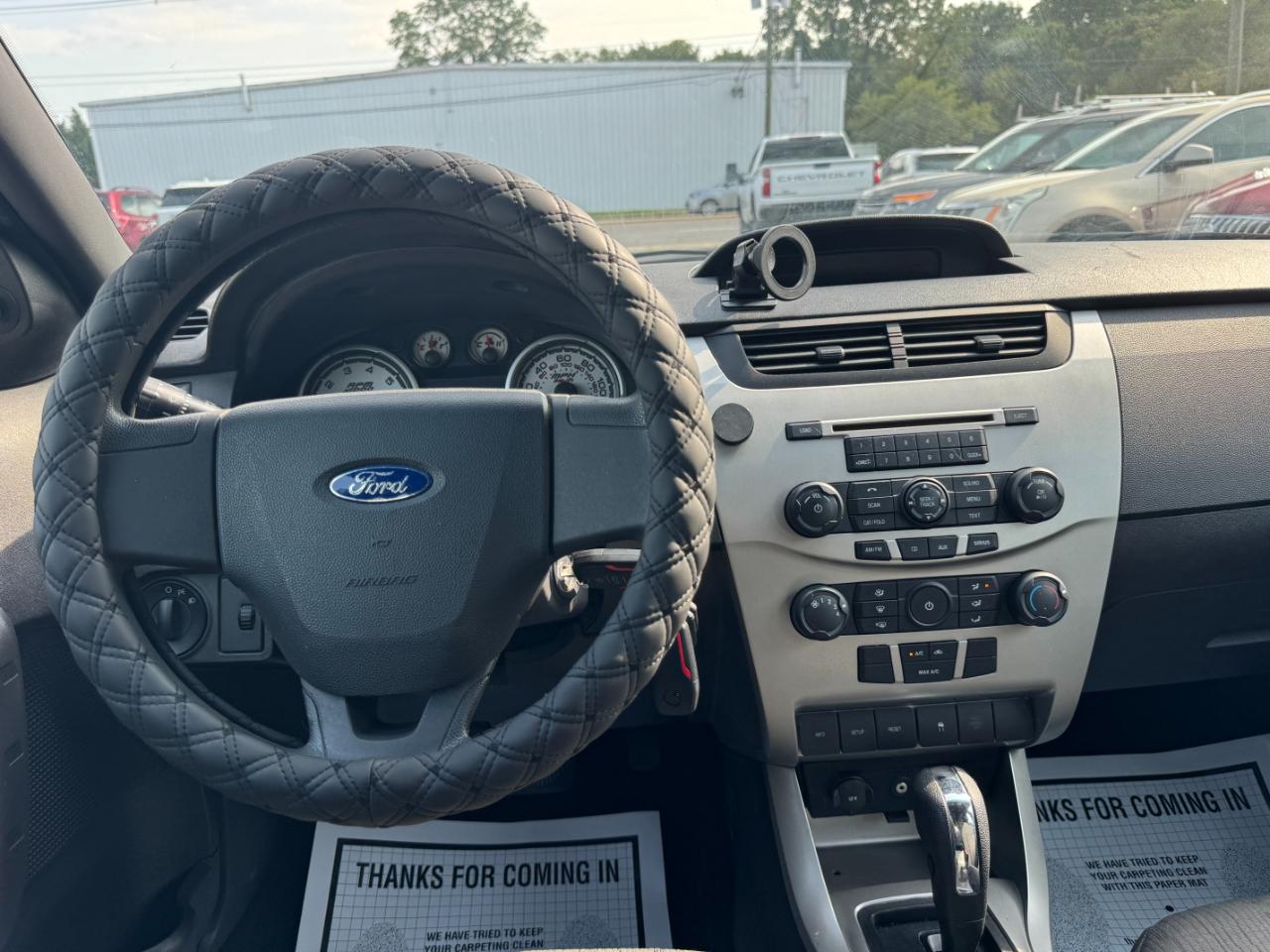 Ford Focus SE Sedan 2010
