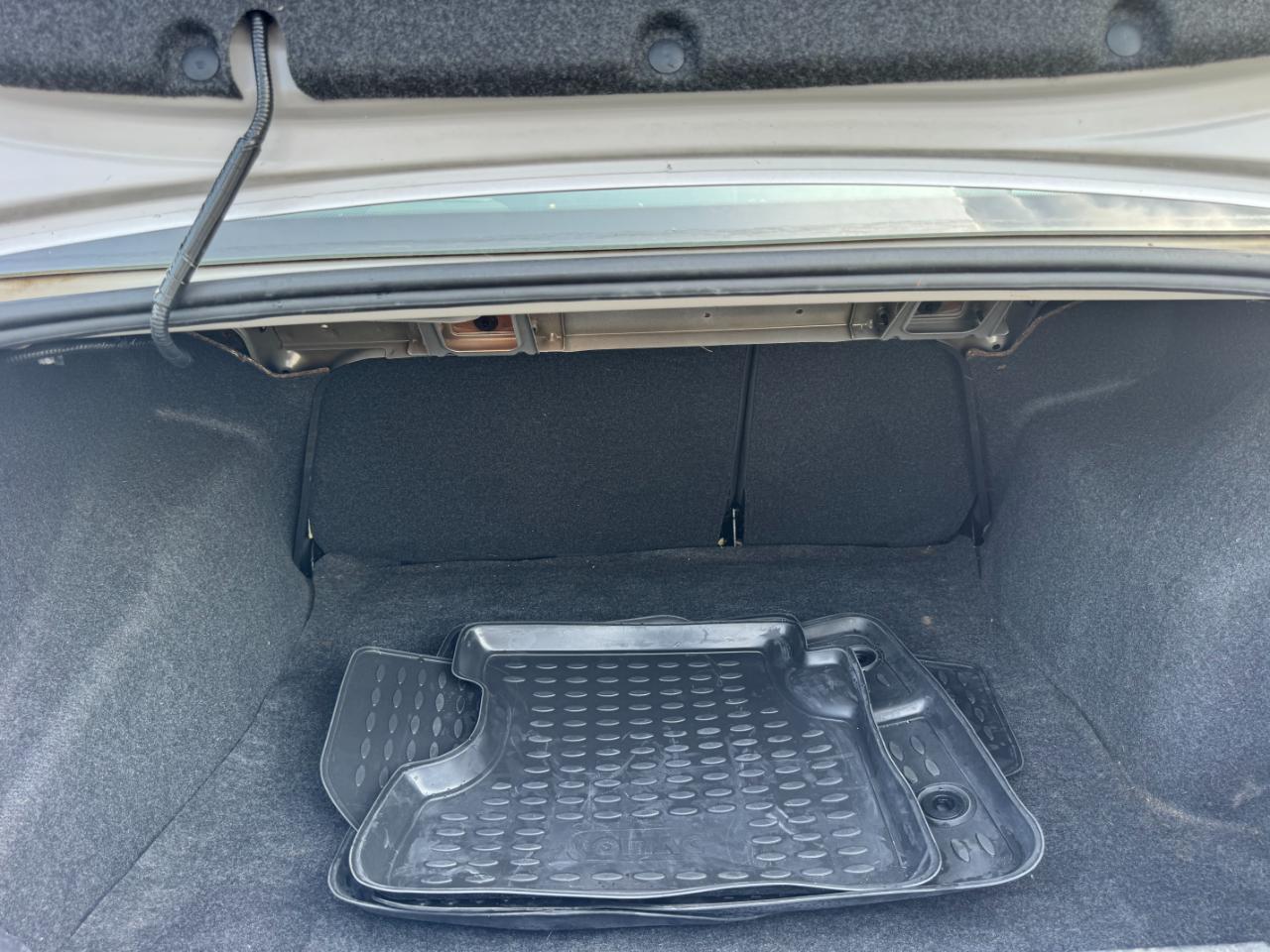 Ford Focus SE Sedan 2010