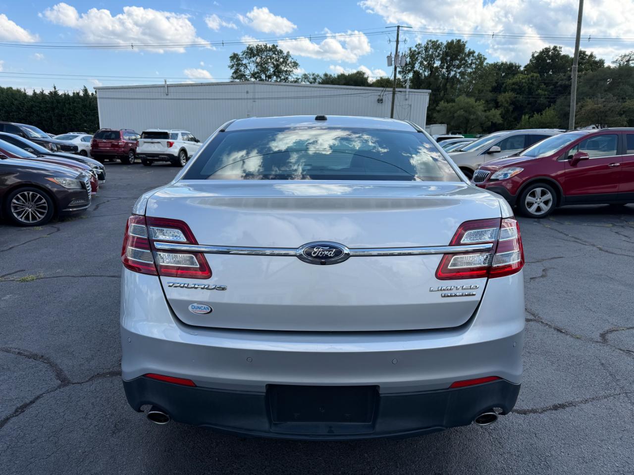 Ford Taurus Limited FWD 2017