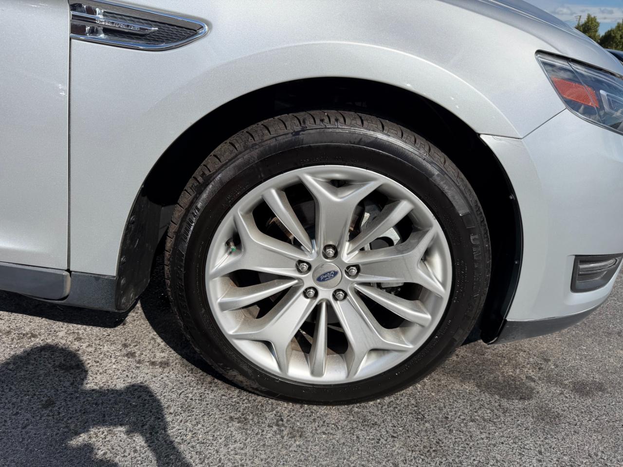Ford Taurus Limited FWD 2017