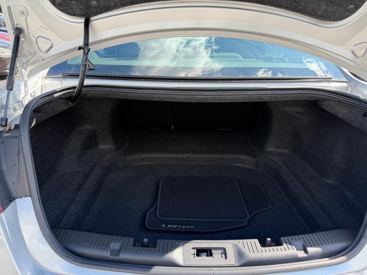 Ford Taurus Limited FWD 2017