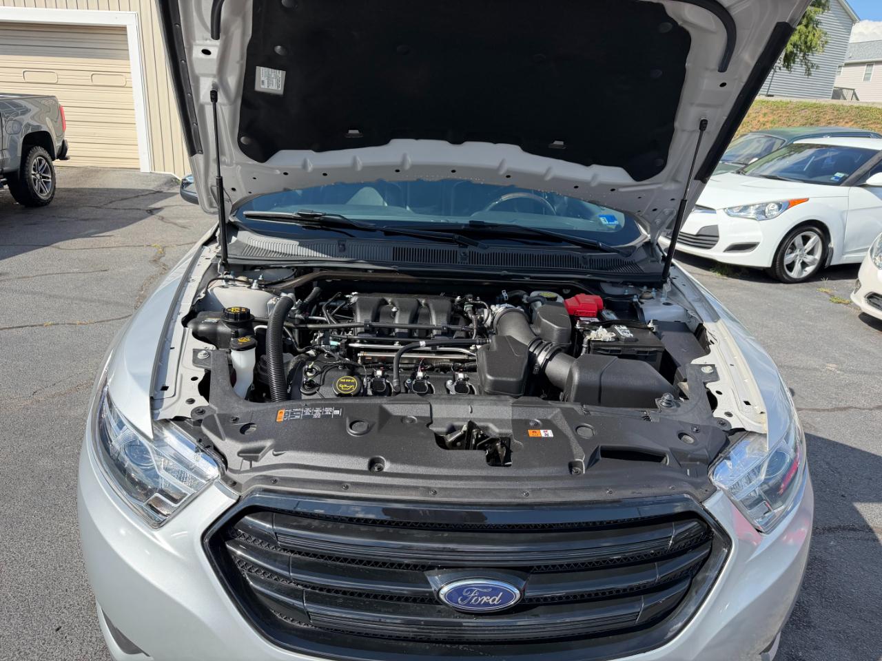 Ford Taurus Limited FWD 2017