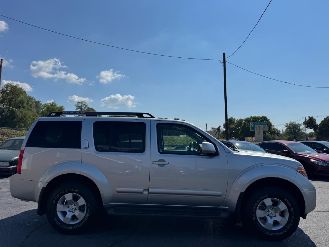 Nissan Pathfinder SE 4WD 2006