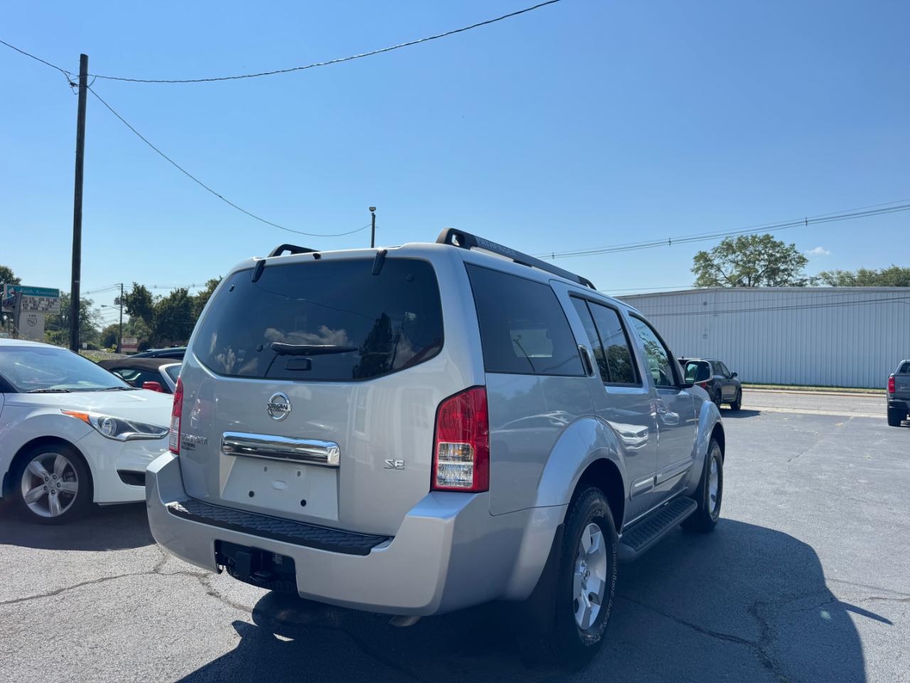 Nissan Pathfinder SE 4WD 2006
