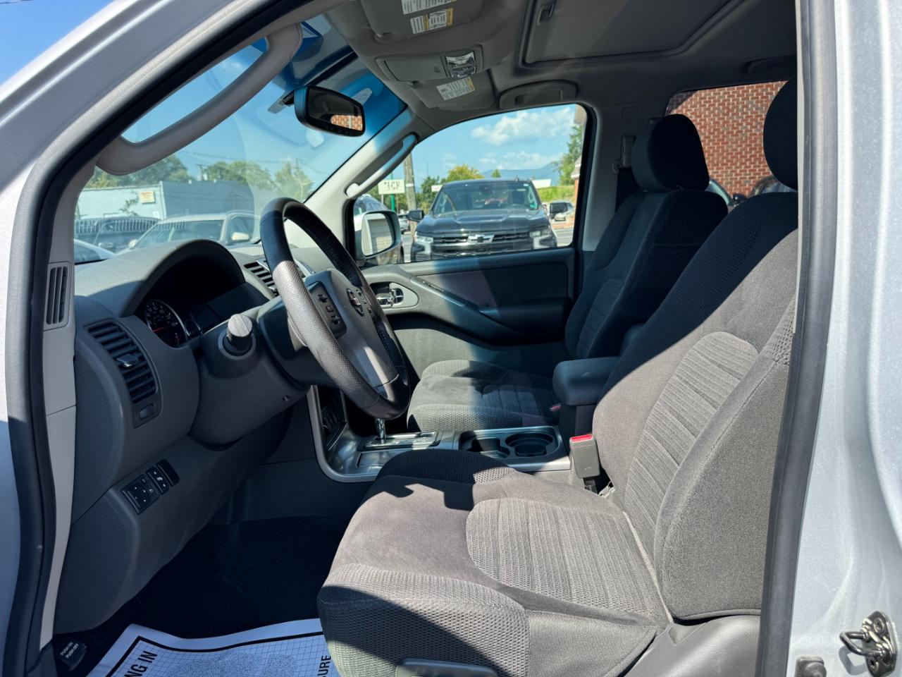 Nissan Pathfinder SE 4WD 2006