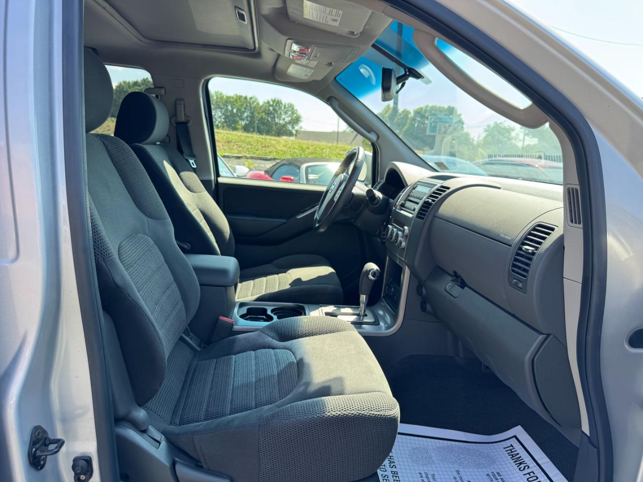 Nissan Pathfinder SE 4WD 2006