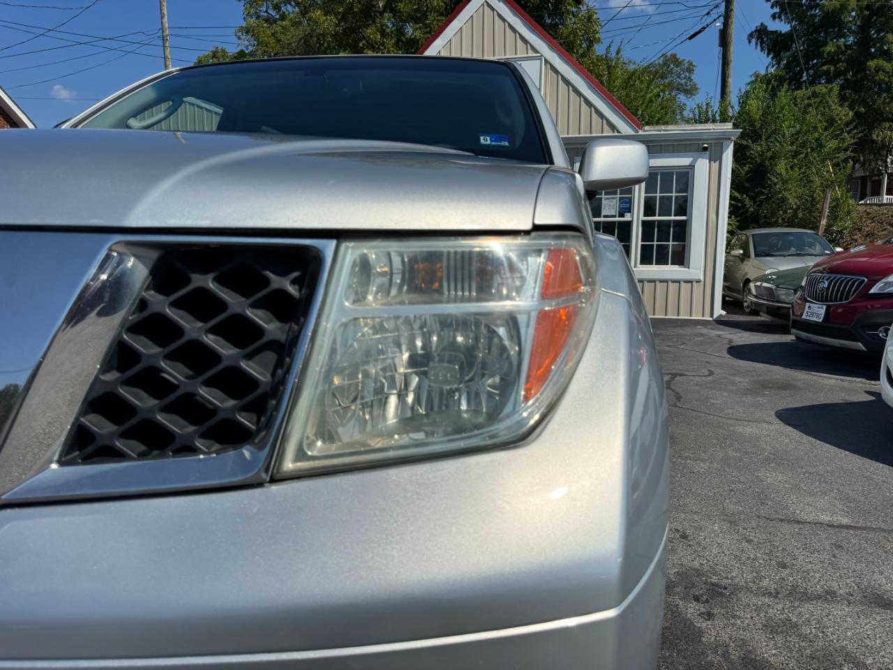 Nissan Pathfinder SE 4WD 2006