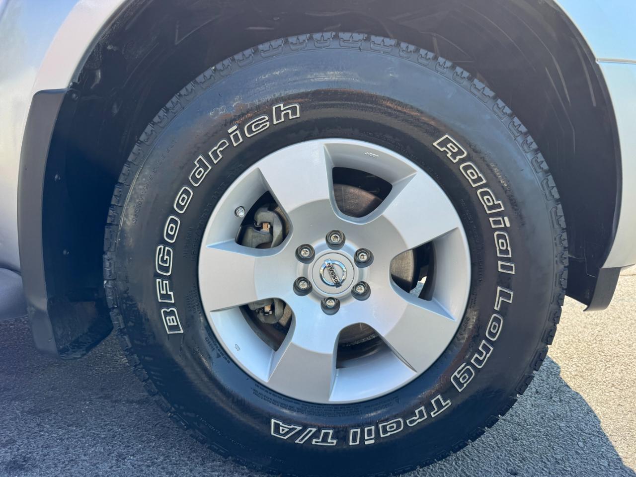Nissan Pathfinder SE 4WD 2006
