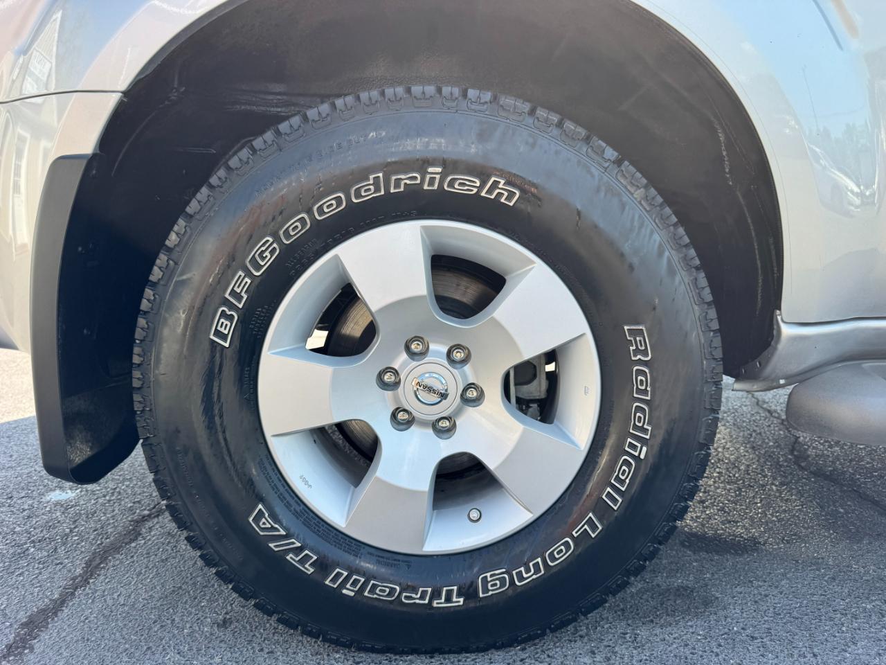 Nissan Pathfinder SE 4WD 2006