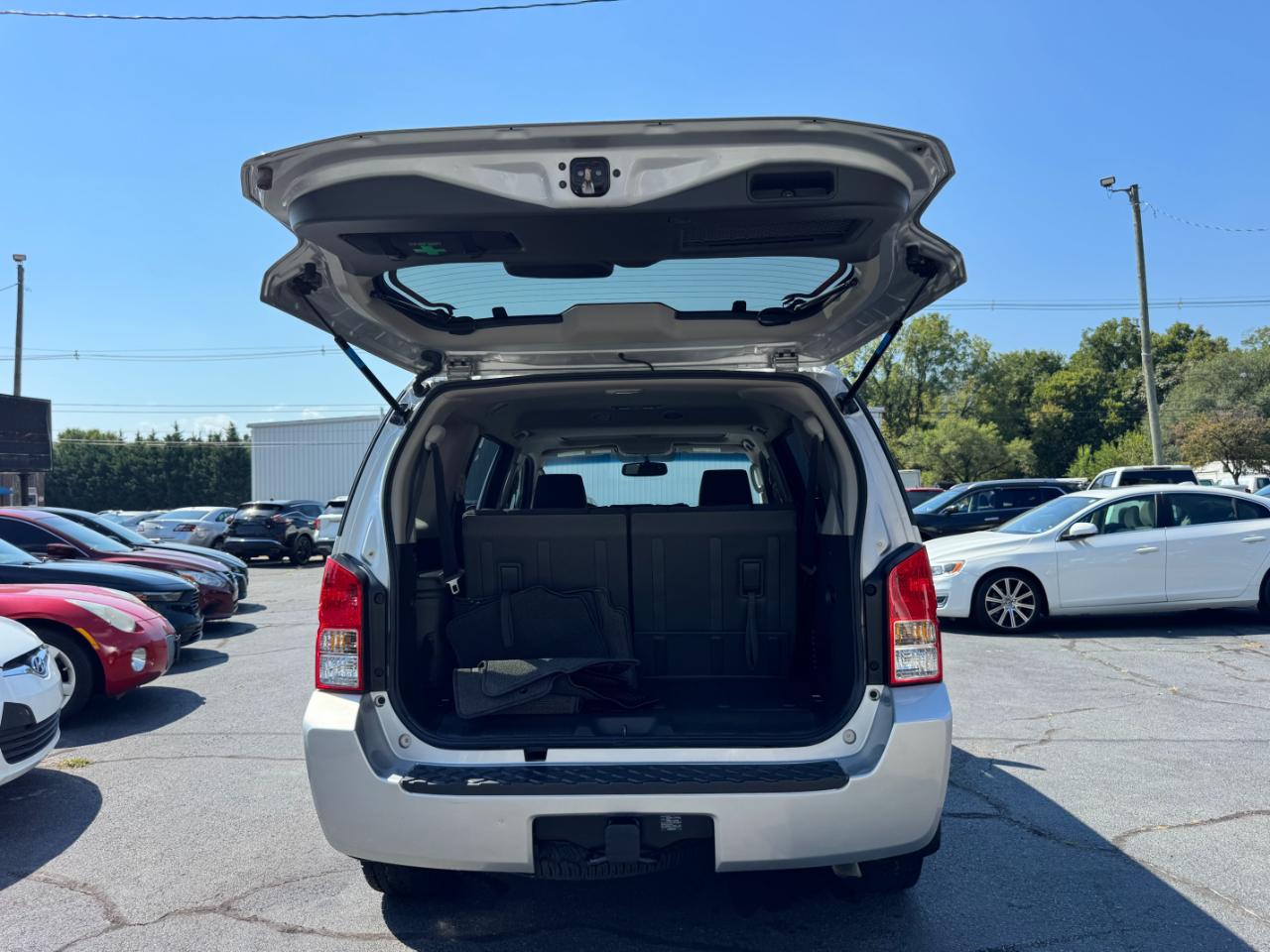 Nissan Pathfinder SE 4WD 2006