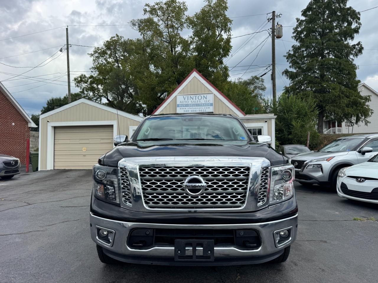 Nissan Titan SL Crew Cab 4WD 2019