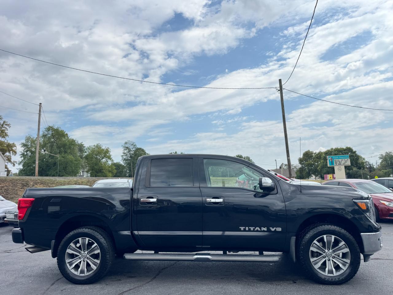 Nissan Titan SL Crew Cab 4WD 2019