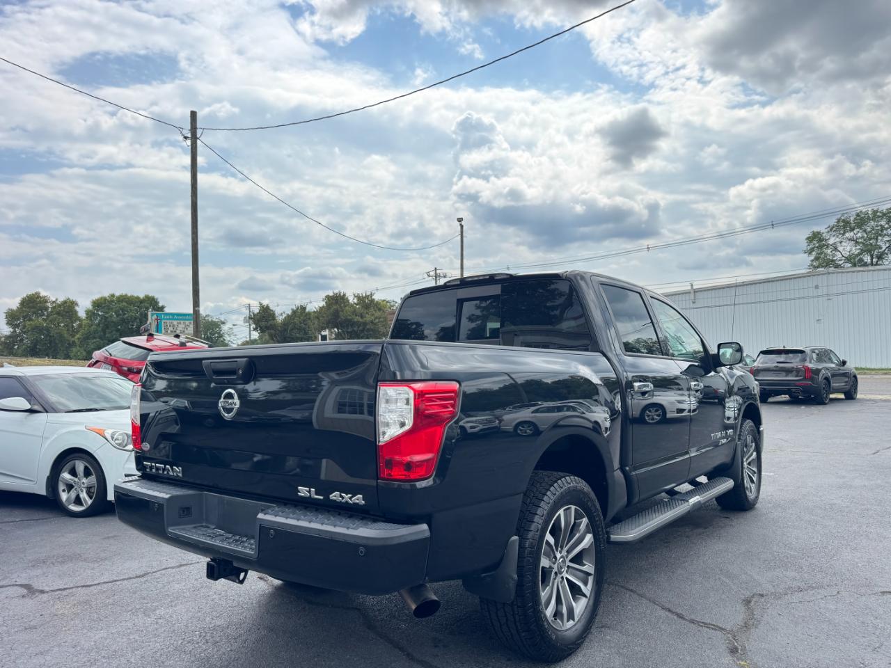 Nissan Titan SL Crew Cab 4WD 2019
