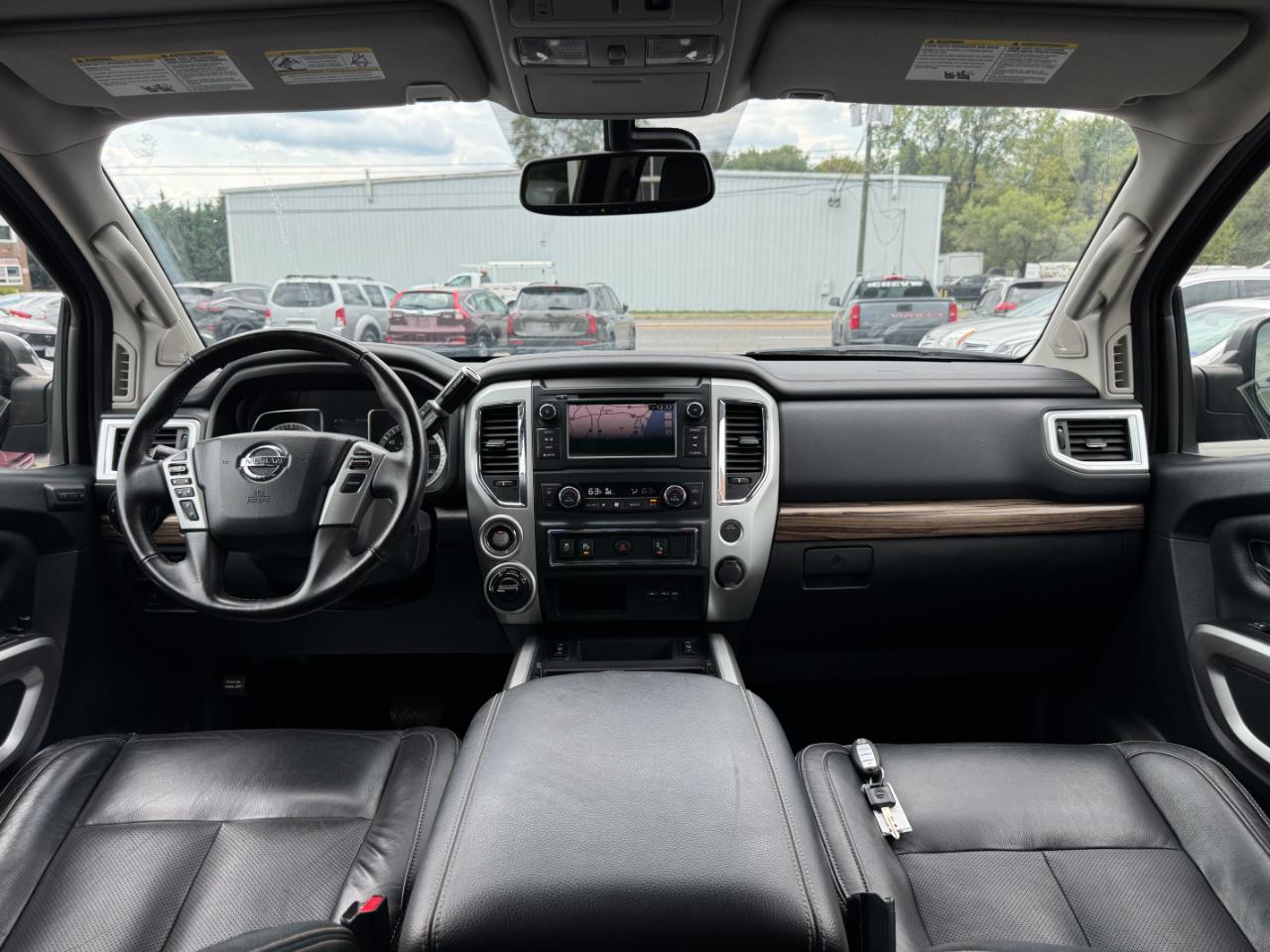 Nissan Titan SL Crew Cab 4WD 2019
