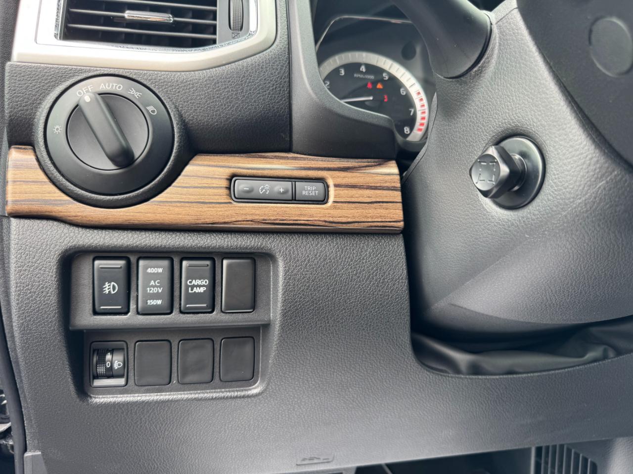 Nissan Titan SL Crew Cab 4WD 2019