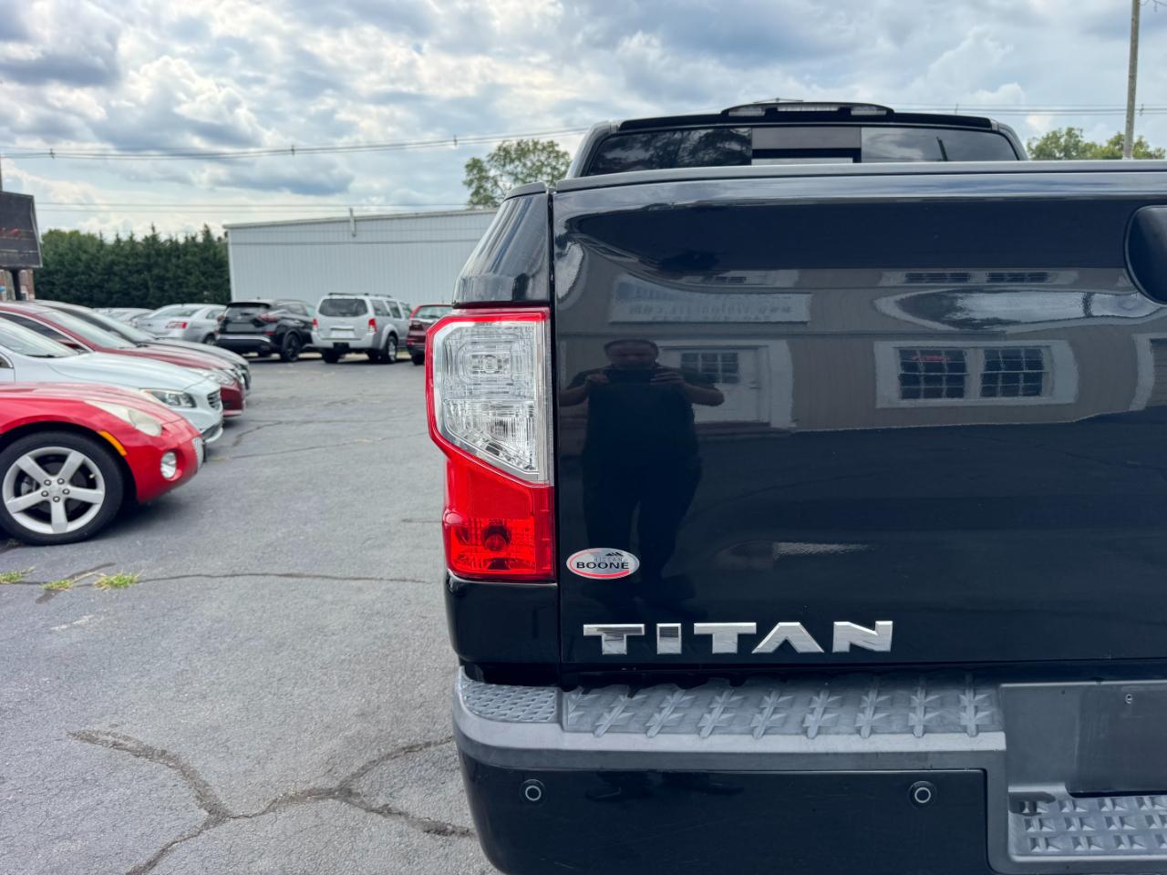 Nissan Titan SL Crew Cab 4WD 2019