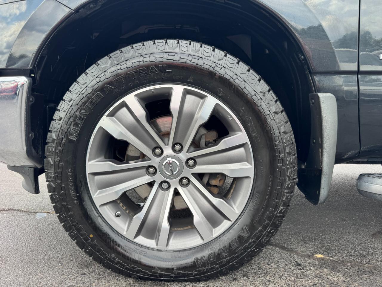 Nissan Titan SL Crew Cab 4WD 2019