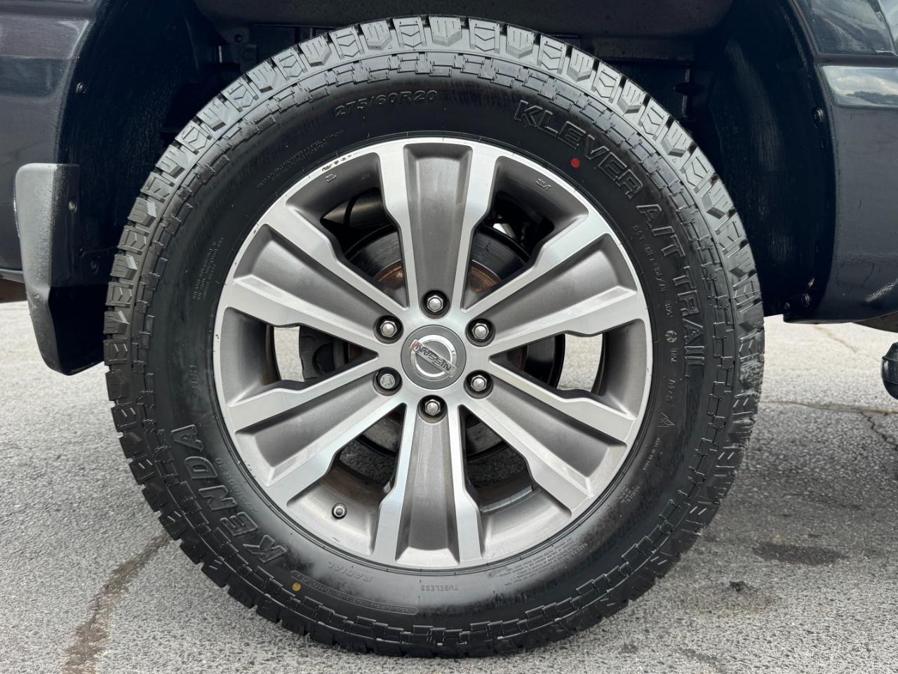 Nissan Titan SL Crew Cab 4WD 2019