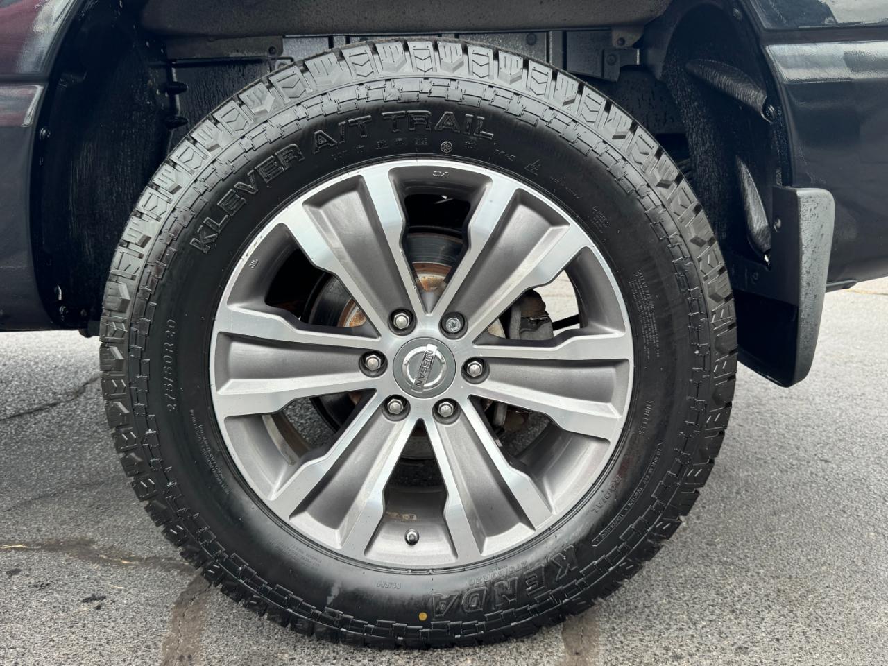 Nissan Titan SL Crew Cab 4WD 2019