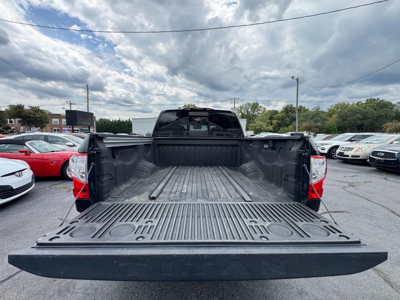 Nissan Titan SL Crew Cab 4WD 2019