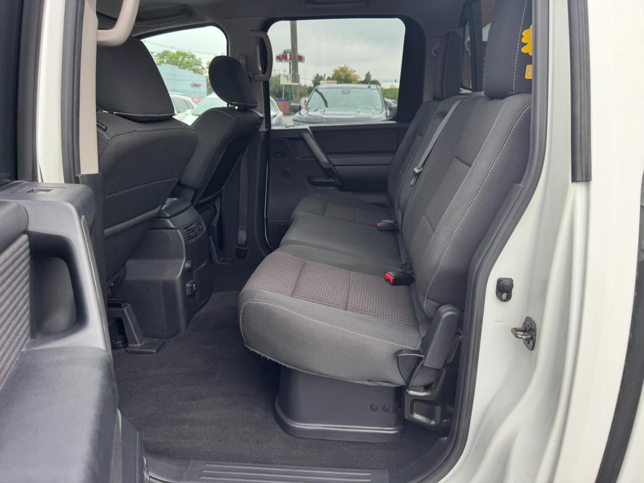 Nissan Titan PRO-4X Crew Cab 4WD SWB 2013