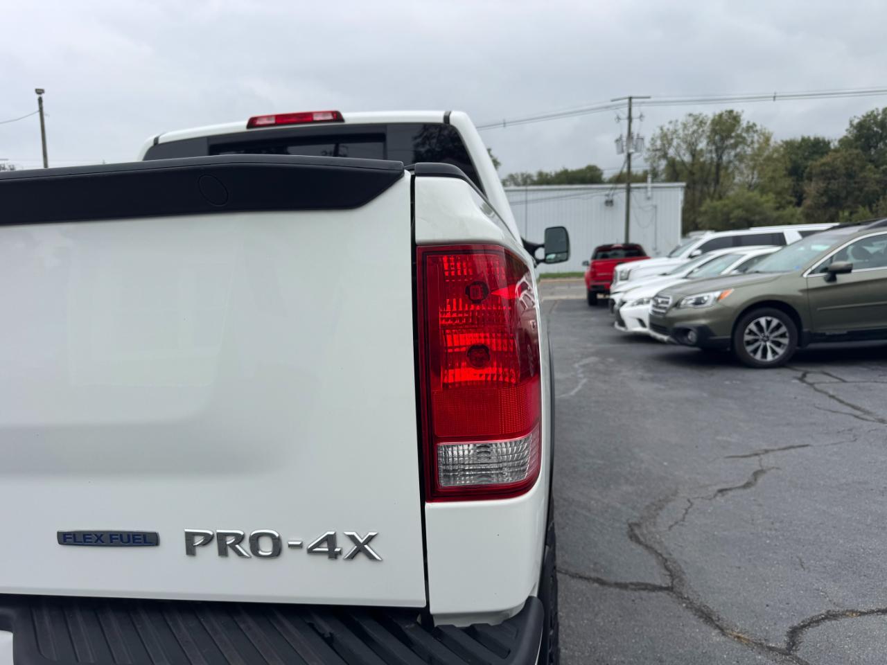 Nissan Titan PRO-4X Crew Cab 4WD SWB 2013