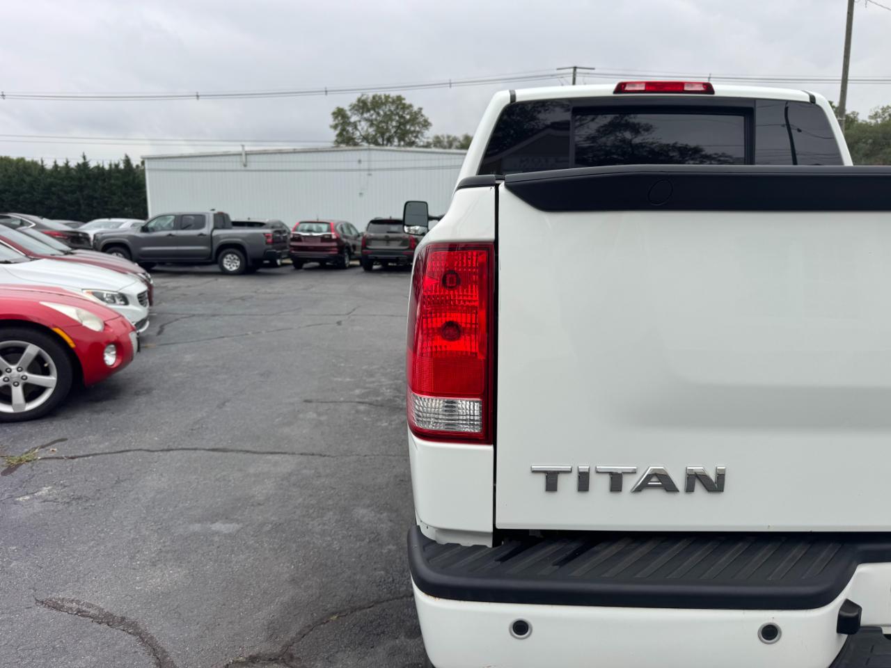 Nissan Titan PRO-4X Crew Cab 4WD SWB 2013