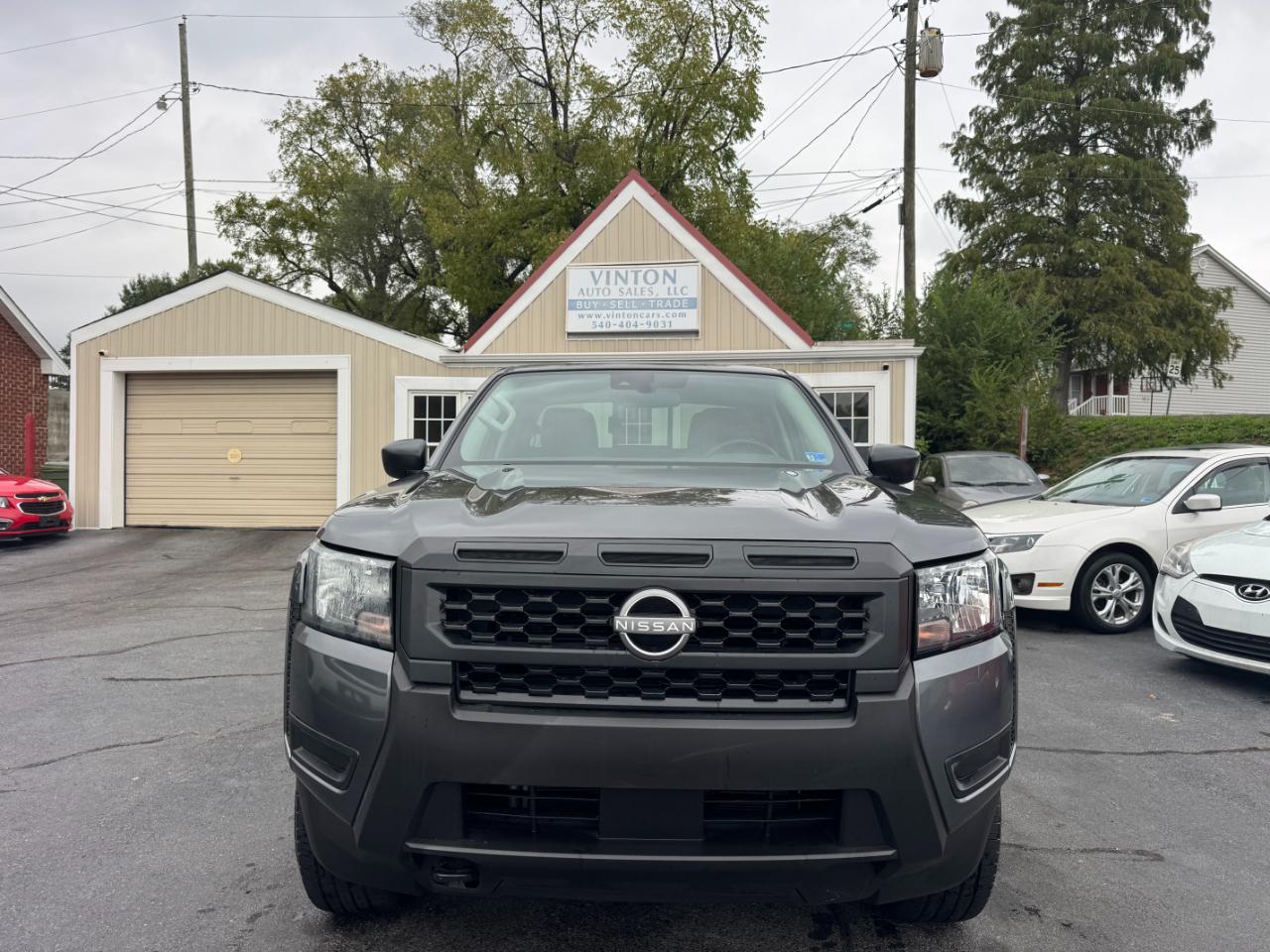 Nissan Frontier SV Crew Cab 4WD 2025