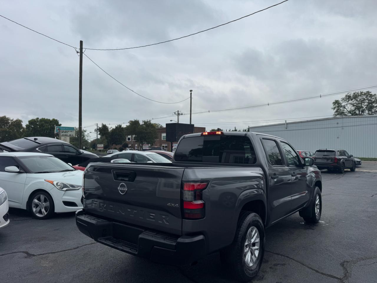 Nissan Frontier SV Crew Cab 4WD 2025