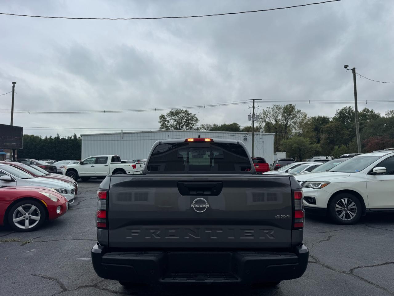 Nissan Frontier SV Crew Cab 4WD 2025