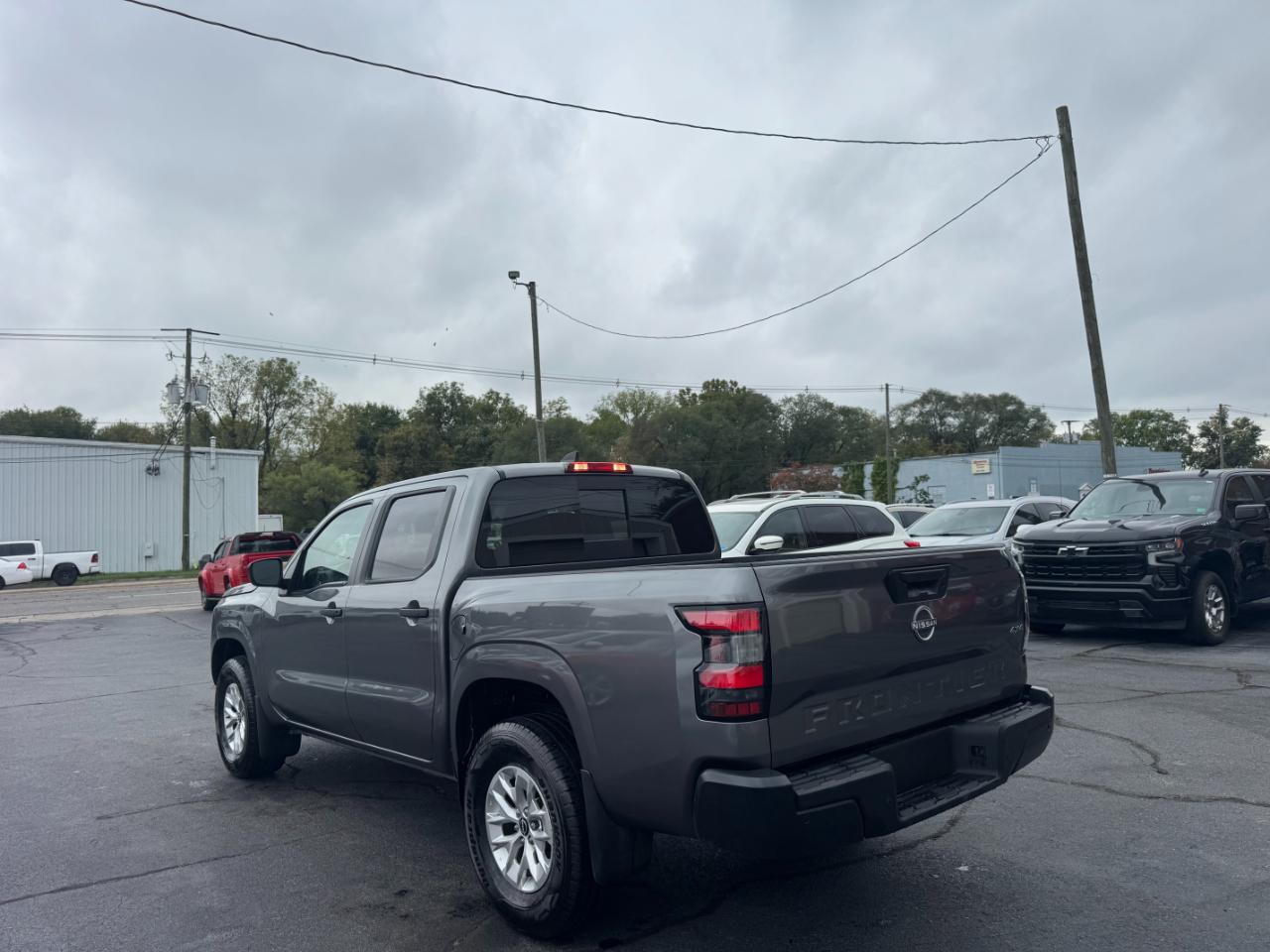 Nissan Frontier SV Crew Cab 4WD 2025