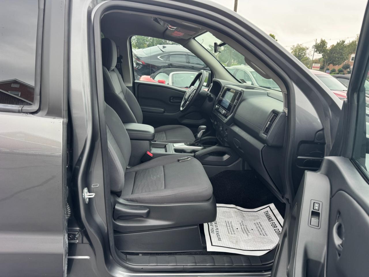 Nissan Frontier SV Crew Cab 4WD 2025