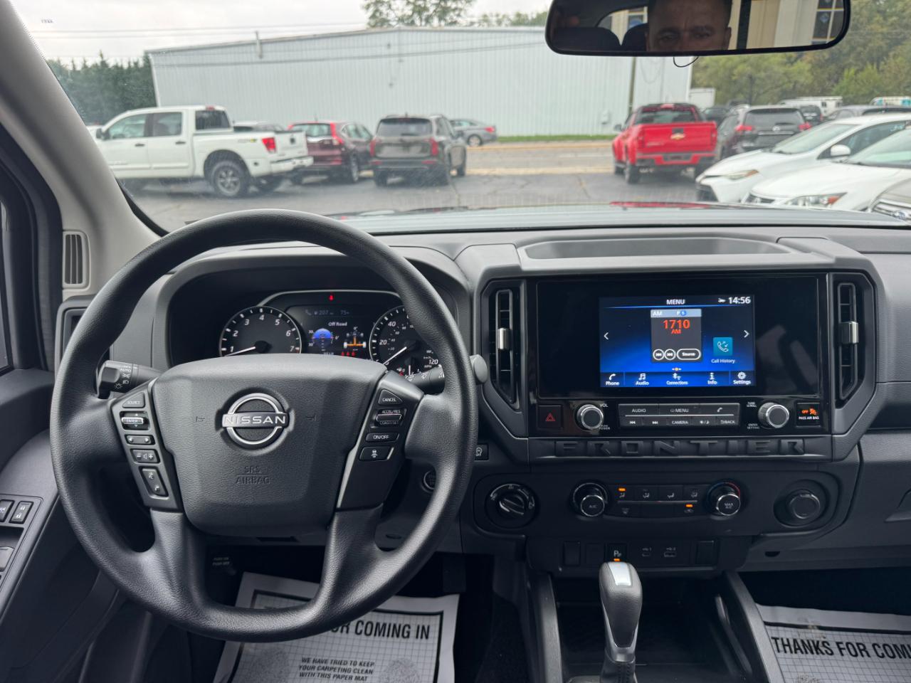 Nissan Frontier SV Crew Cab 4WD 2025